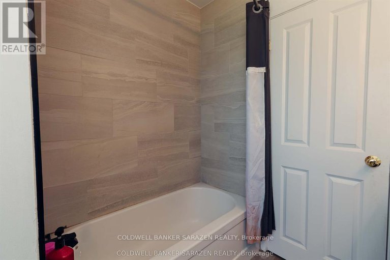 29102043/18-stinson-avenue/lynwood-village/ottawa/ontario/K2H6N1_13