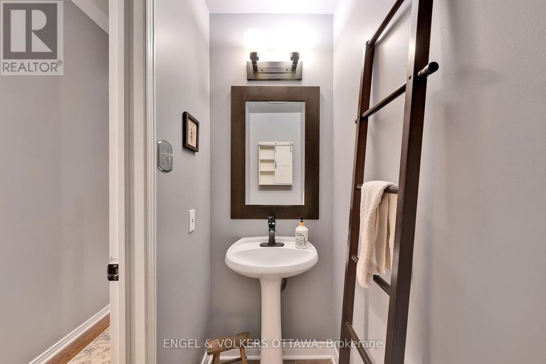 28759650/5-wynridge-place/emerald-meadowstrailwest/ottawa/ontario/K2M2S9_20