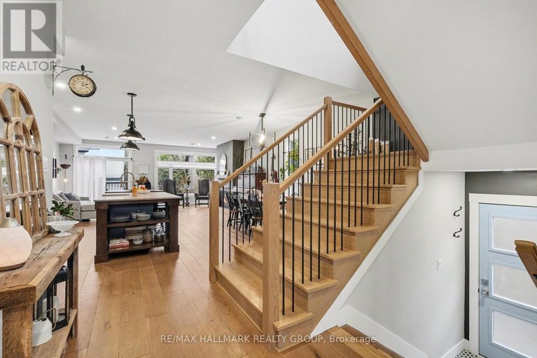 29606507/28-king-george-street/overbrook/ottawa/ontario/K1K1V8_5