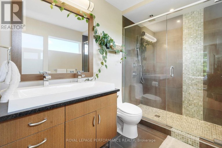 28636681/a-239-fairmont-avenue/civic-hospital/ottawa/ontario/K1Y1X8_21