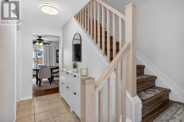 29573555/107-dunlop-crescent/village-of-russell/russell/ontario/K4R1B3_25