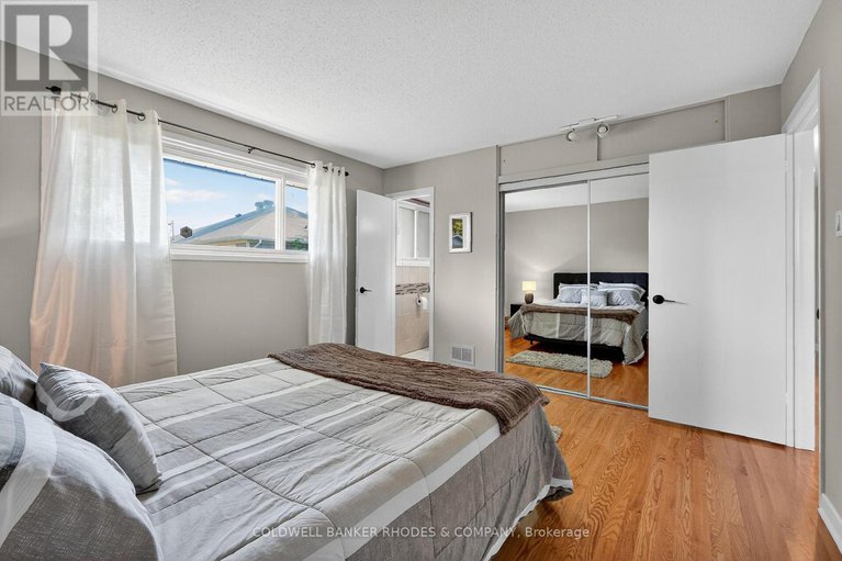28912444/11-willeth-avenue/city-viewskylinefisher-heightsparkwood-hills/ottawa/ontario/K2E5C2_30