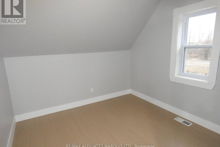 29461420/18400-kenyon-conc-rd-5-road/north-glengarry-kenyon-twp/north-glengarry/ontario/K0C1T0_16