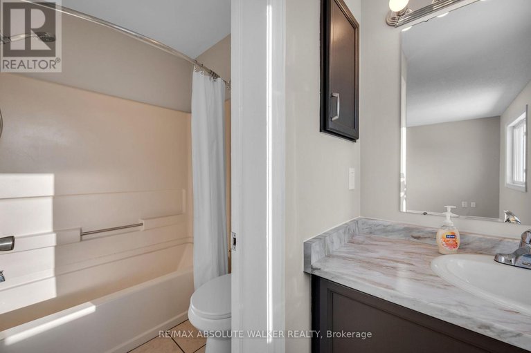 29427977/1538-briarfield-crescent/fallingbrookridgemount/ottawa/ontario/K4A1Z9_25