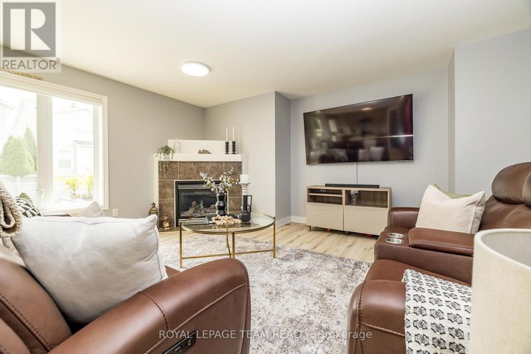 28449853/333-timbertrail-terrace/springridgeeast-village/ottawa/ontario/K4A5A6_16