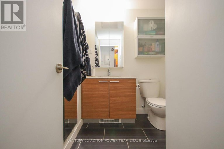 28841818/827-349-mcleod-street/ottawa-centre/ottawa/ontario/K2P0S1_17