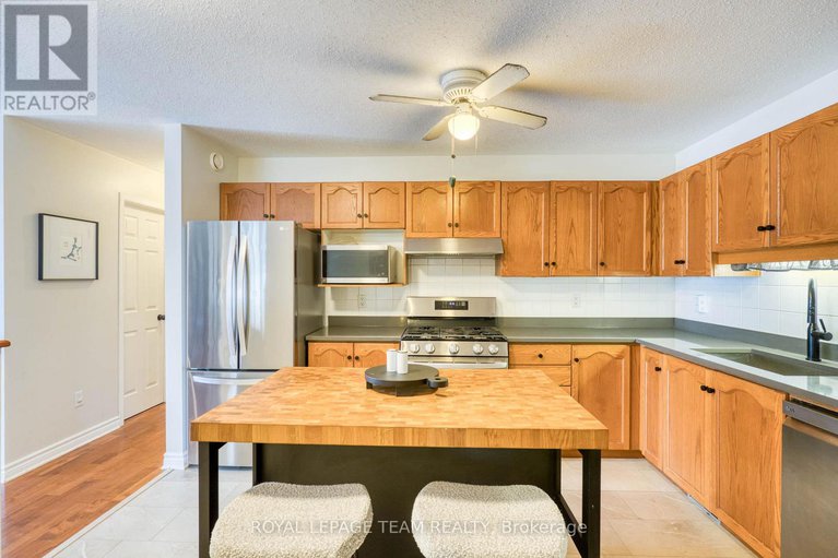 29324372/55-gale-street/almonte/mississippi-mills/ontario/K0A1A0_9