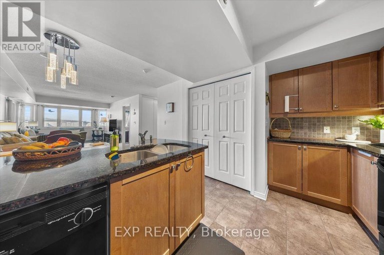 29633379/307-1931-st-joseph-boulevard/convent-glen-south/ottawa/ontario/K1C0A3_16