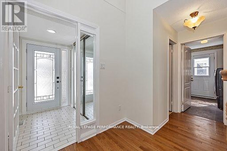 29657437/2023-rolling-brook-drive/orleans-village/ottawa/ontario/K1W1C9_2