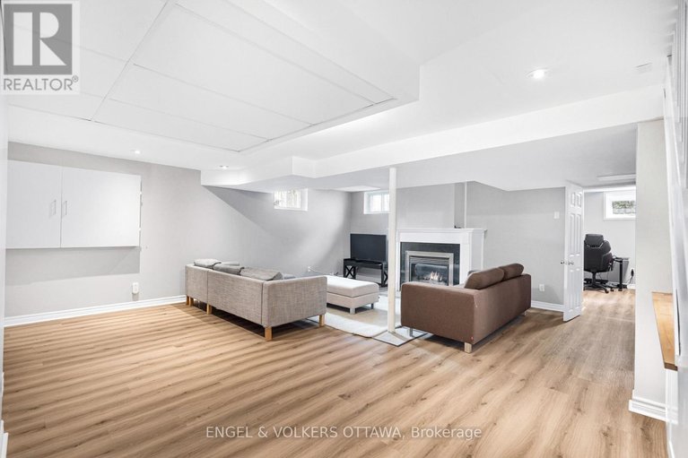 29651793/1252-anoka-street/ridgemont/ottawa/ontario/K1V6C6_25