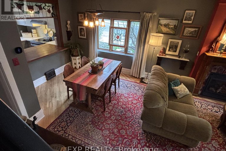 29677911/145-blackburn-avenue/sandy-hill/ottawa/ontario/K1N8A6_8