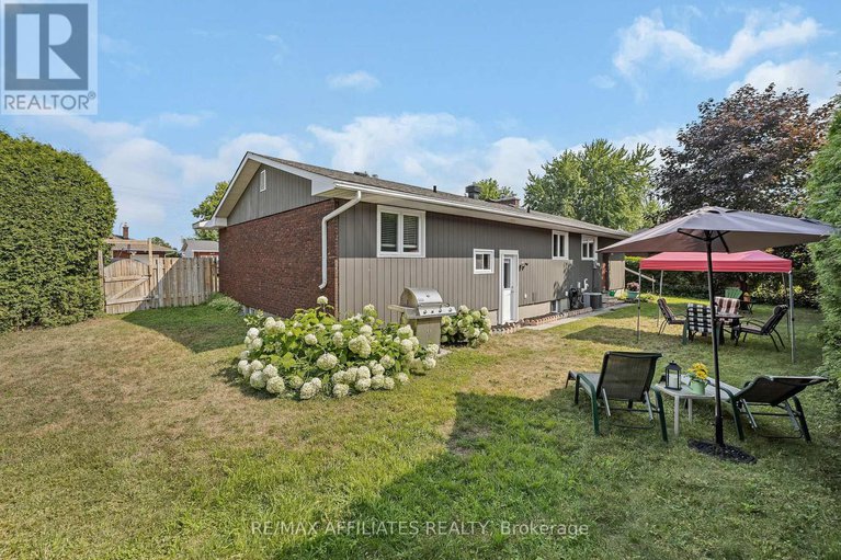 28804573/11-tripp-crescent/pheasant-run/ottawa/ontario/K2J1C5_24