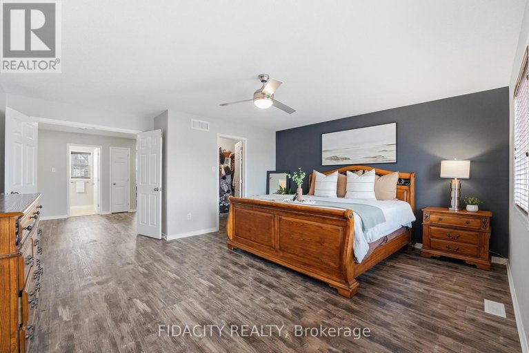 29688252/78-black-bear-way/stittsville-south/ottawa/ontario/K2S2G7_24
