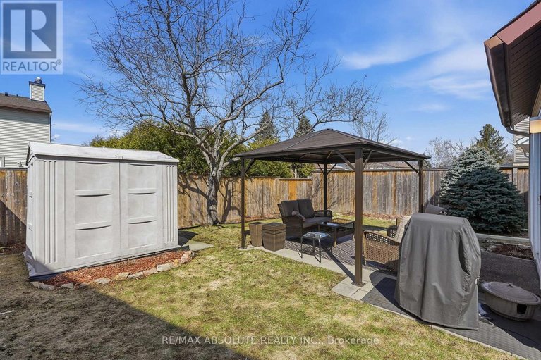 29579174/1594-st-georges-street/bilberry-creekqueenswood-heights/ottawa/ontario/K1E2M9_29