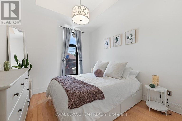 28587284/210-327-breezehill-avenue-s/west-centre-town/ottawa/ontario/K1Y1R6_16