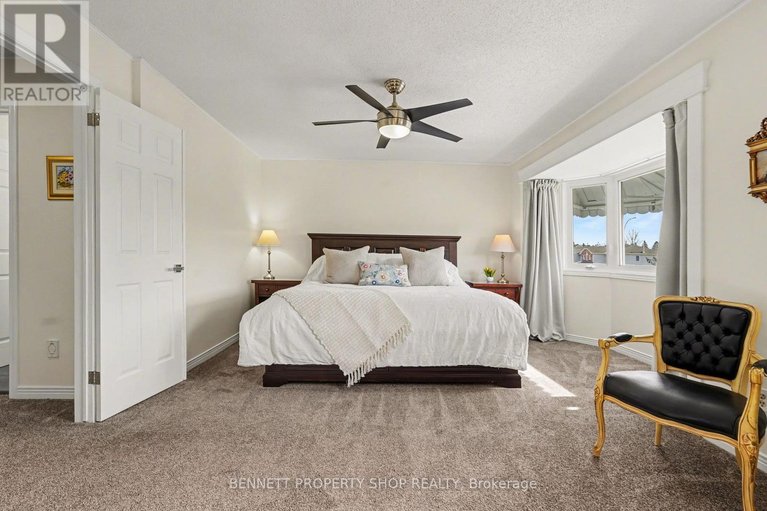 29450647/53-filion-crescent/bridlewood/ottawa/ontario/K2M1V5_13