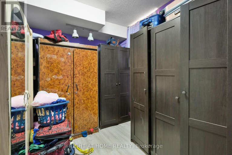 28221078/6104-vineyard-drive/convent-glen/ottawa/ontario/K1C2K2_43
