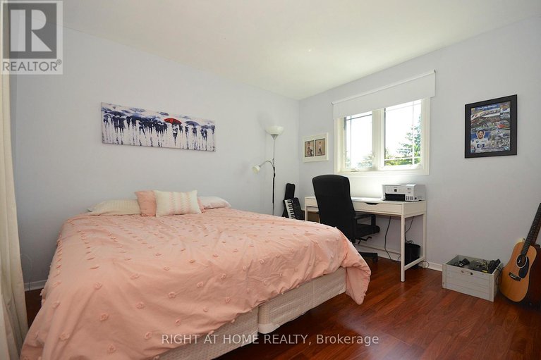 28815313/77-winchester-drive/glencairnhazeldean/ottawa/ontario/K2L2R3_12