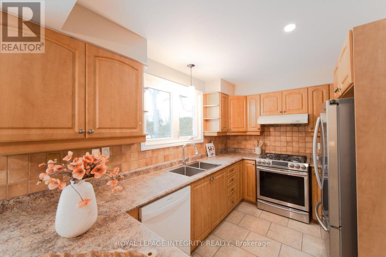 29260642/1953-marquis-avenue/beaconwood/ottawa/ontario/K1J8J3_13