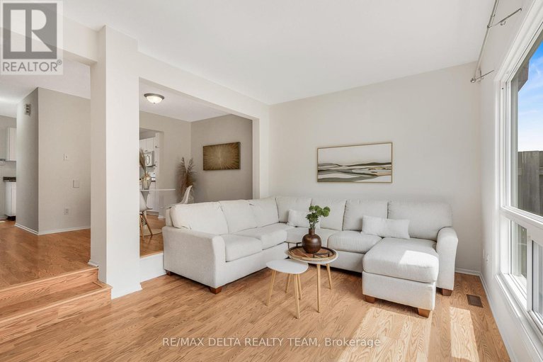 28607789/20-2000-falkirk-crescent/blackburn-hamlet-south/ottawa/ontario/K1B4Y7_2