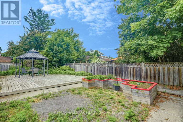 28499292/2149-hubbard-crescent/beacon-hill-north/ottawa/ontario/K1J6L3_35