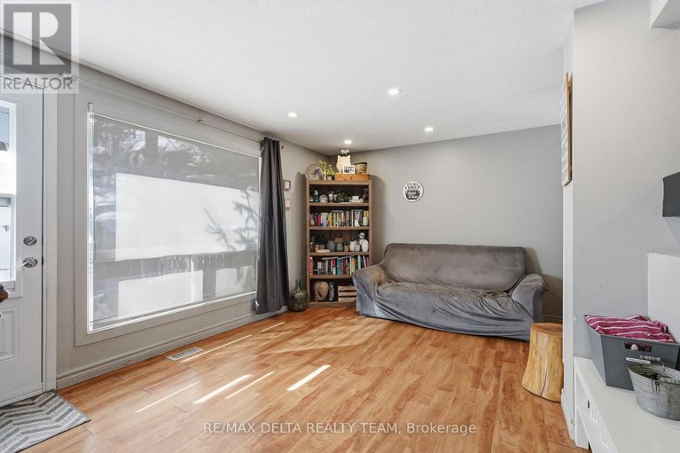 29438319/78-6821-bilberry-drive/convent-glen-north/ottawa/ontario/K1C2E8_15