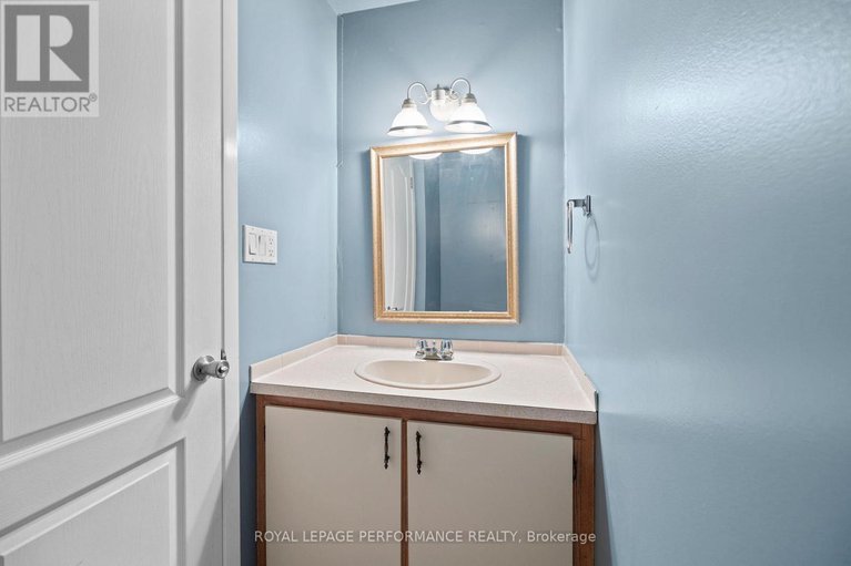28857396/198-park-grove-drive/queenswood-heights-south/ottawa/ontario/K1E2T1_20