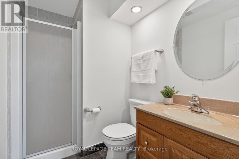 28827776/9-moorside-private/carleton-heights/ottawa/ontario/K2C3P4_22