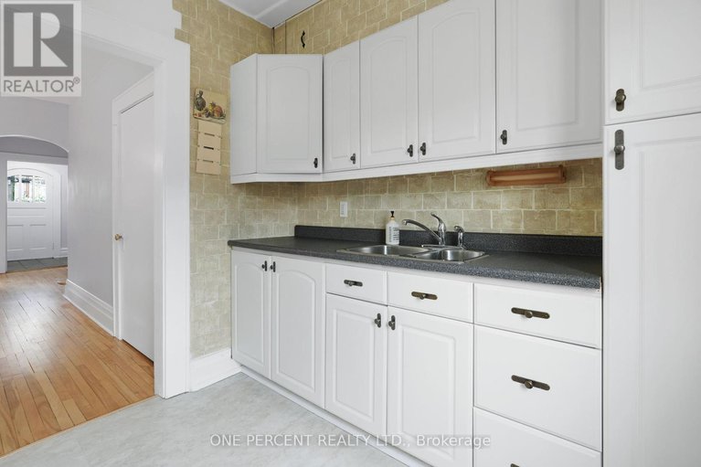 28348247/165-hawthorne-avenue/ottawa-east/ottawa/ontario/K1S0B2_15