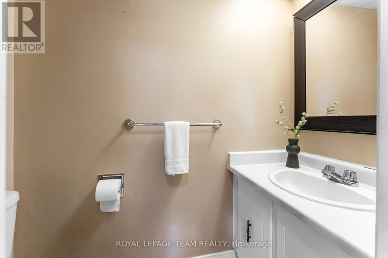 28400247/99-seabrooke-drive/glencairnhazeldean/ottawa/ontario/K2L2H9_33