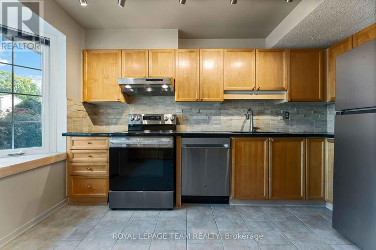 28889686/2664-draper-avenue/redwood-park/ottawa/ontario/K2H6Z9_9
