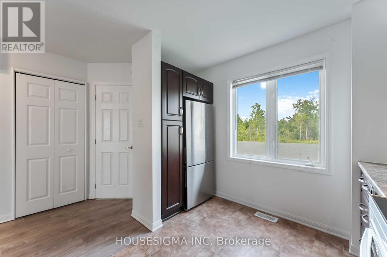 28698306/758-sanibel-private/westcliffe-estates/ottawa/ontario/K2H0A8_16