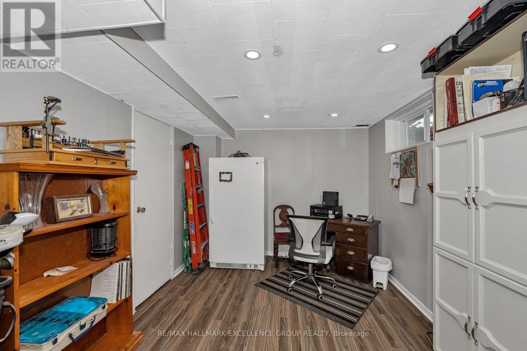 28418354/92-1643-du-sommet-place/chateauneuf/ottawa/ontario/K1C4Z9_31