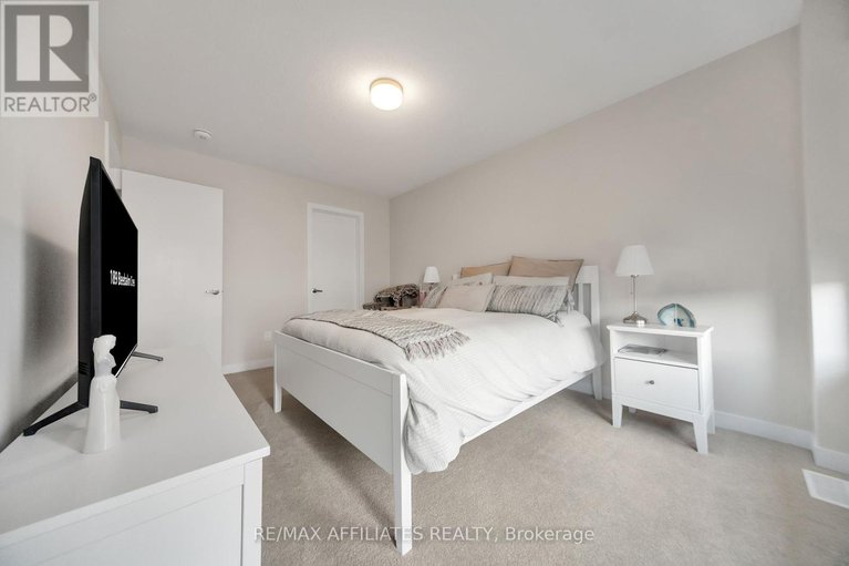 28983296/189-beebalm-crescent/half-moon-bay/ottawa/ontario/K2J7G9_25