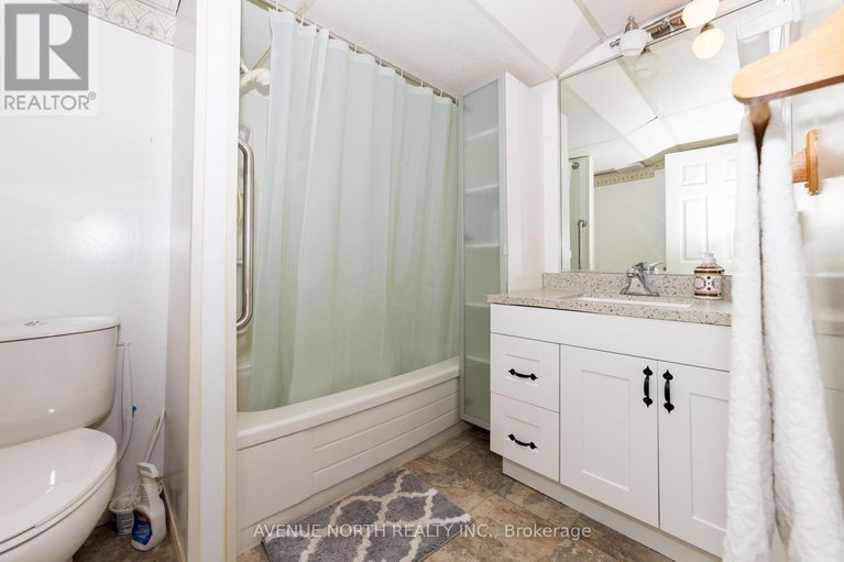 28833649/832-notre-dame-street/embrun/russell/ontario/K0A1W1_21