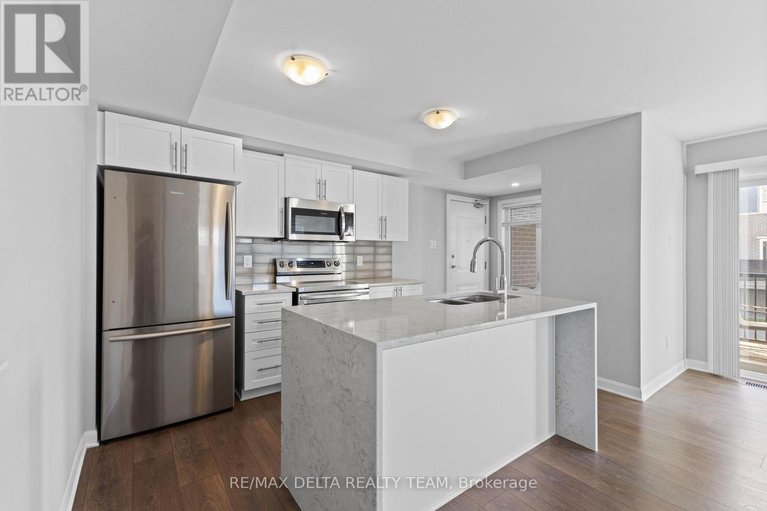 29442240/a-706-amberwing-private/avalon-west/ottawa/ontario/K4A5H5_11