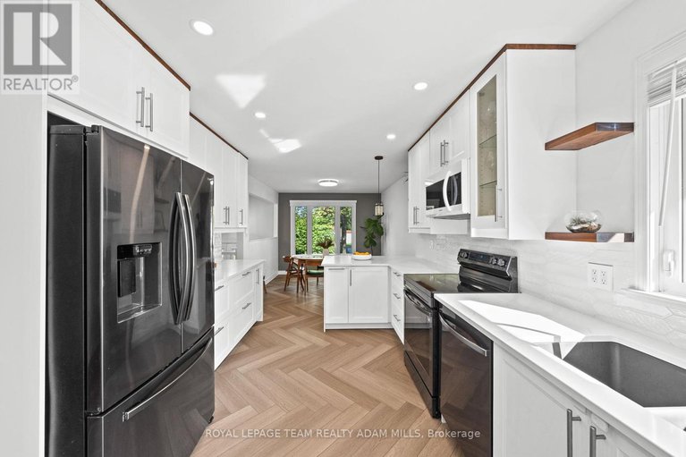 28834726/1095-boucher-crescent/manotick-south-to-roger-stevens/ottawa/ontario/K4M1B3_14