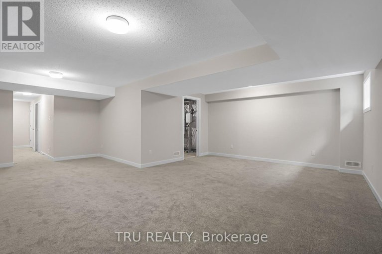 28405876/517-oldenburg-avenue/btwn-franktown-rd-fallowfield-rd/ottawa/ontario/K0A2Z0_24