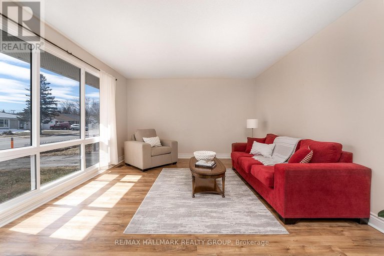 29248839/591-eastvale-drive/beacon-hill-north/ottawa/ontario/K1J6Z4_6