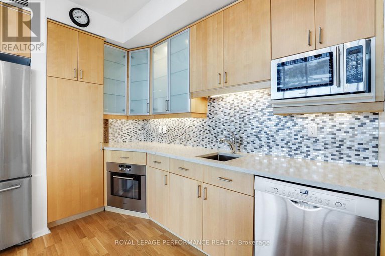 29103488/ph3-370-dominion-avenue/westboro-west/ottawa/ontario/K2A3X4_19