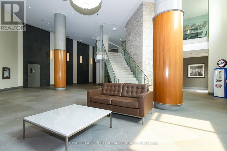 28437909/309a-7-marquette-avenue/vanier/ottawa/ontario/K1L8A7_4