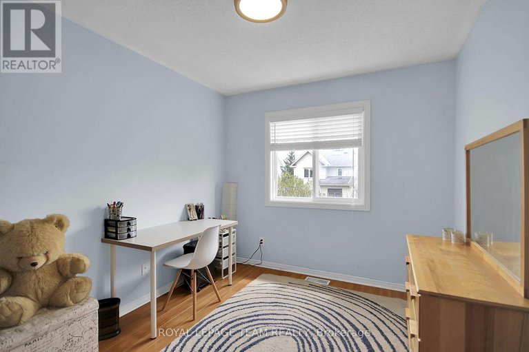 28518237/102-longshire-circle/longfields/ottawa/ontario/K2J4K8_33