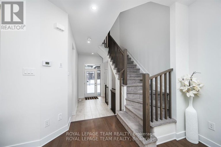 28271159/341-big-dipper-street/riverside-southgloucester-glen/ottawa/ontario/K4M0J3_5