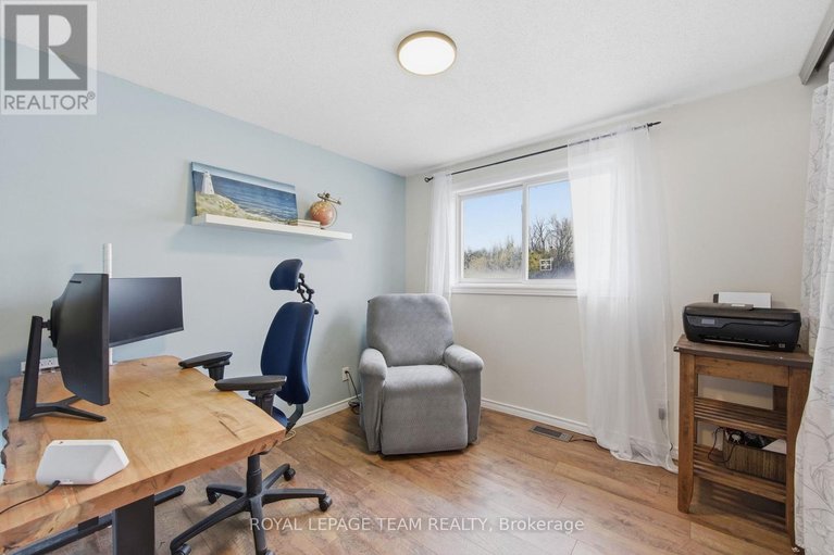 29684354/136-malvern-drive/pheasant-run/ottawa/ontario/K2J2G5_20