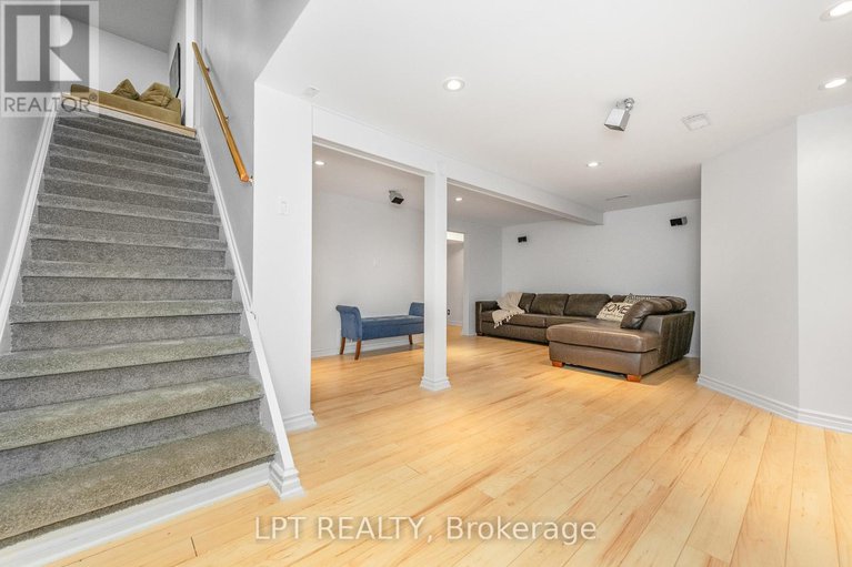 28632467/1329-fontenay-crescent/south-keys/ottawa/ontario/K1V7K5_19