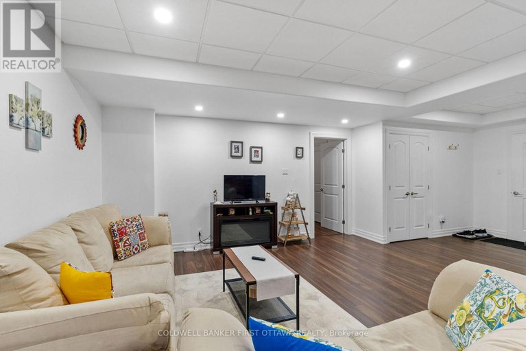 29209715/1623-claymor-avenue/carleton-heights/ottawa/ontario/K2C1T4_41