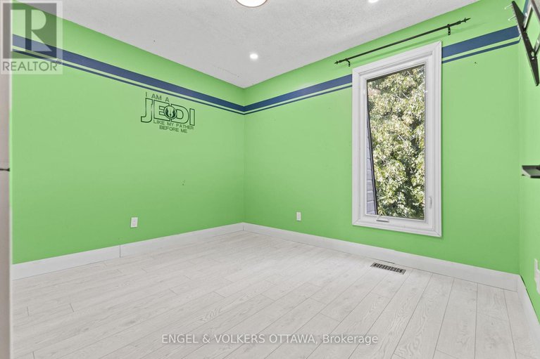 28594230/3-3205-uplands-drive/hunt-club-woods/ottawa/ontario/K1V9T3_23