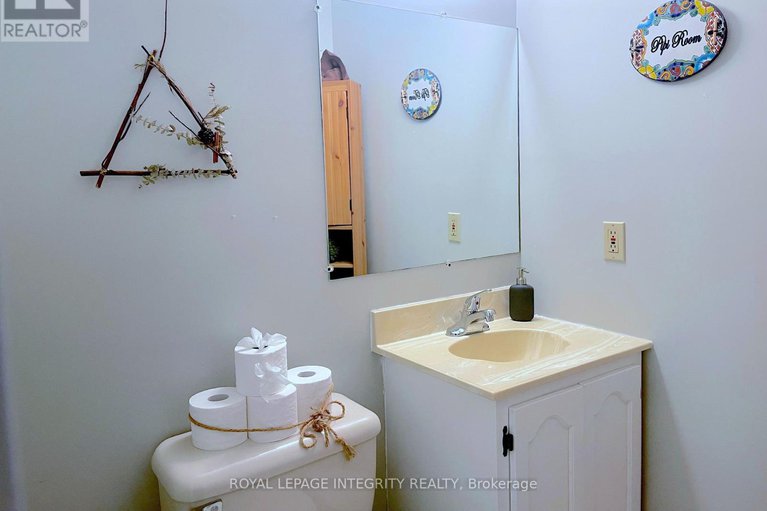 28841165/1471-bryson-lane/sawmill-creektimbermill/ottawa/ontario/K1T2T7_24