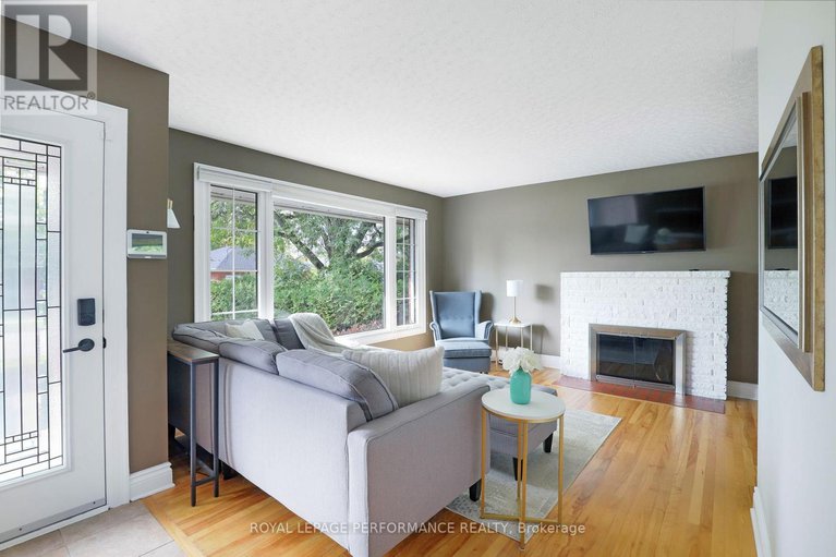 28924054/1347-highgate-road/parkway-park/ottawa/ontario/K2C2Y5_6