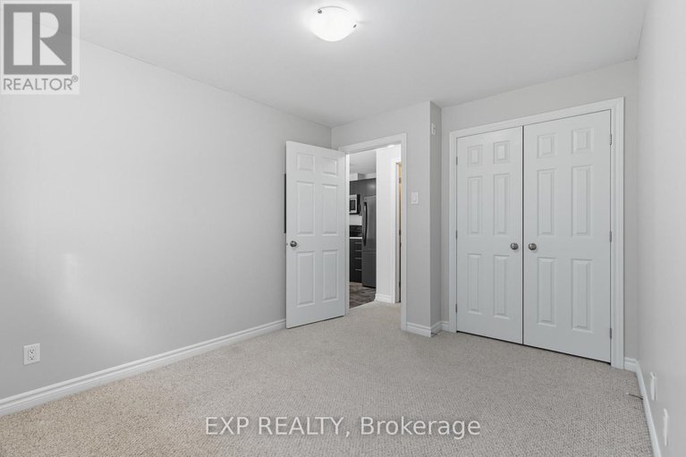 28928923/a-330-everest-private/elmvale-acres/ottawa/ontario/K1G4E4_21